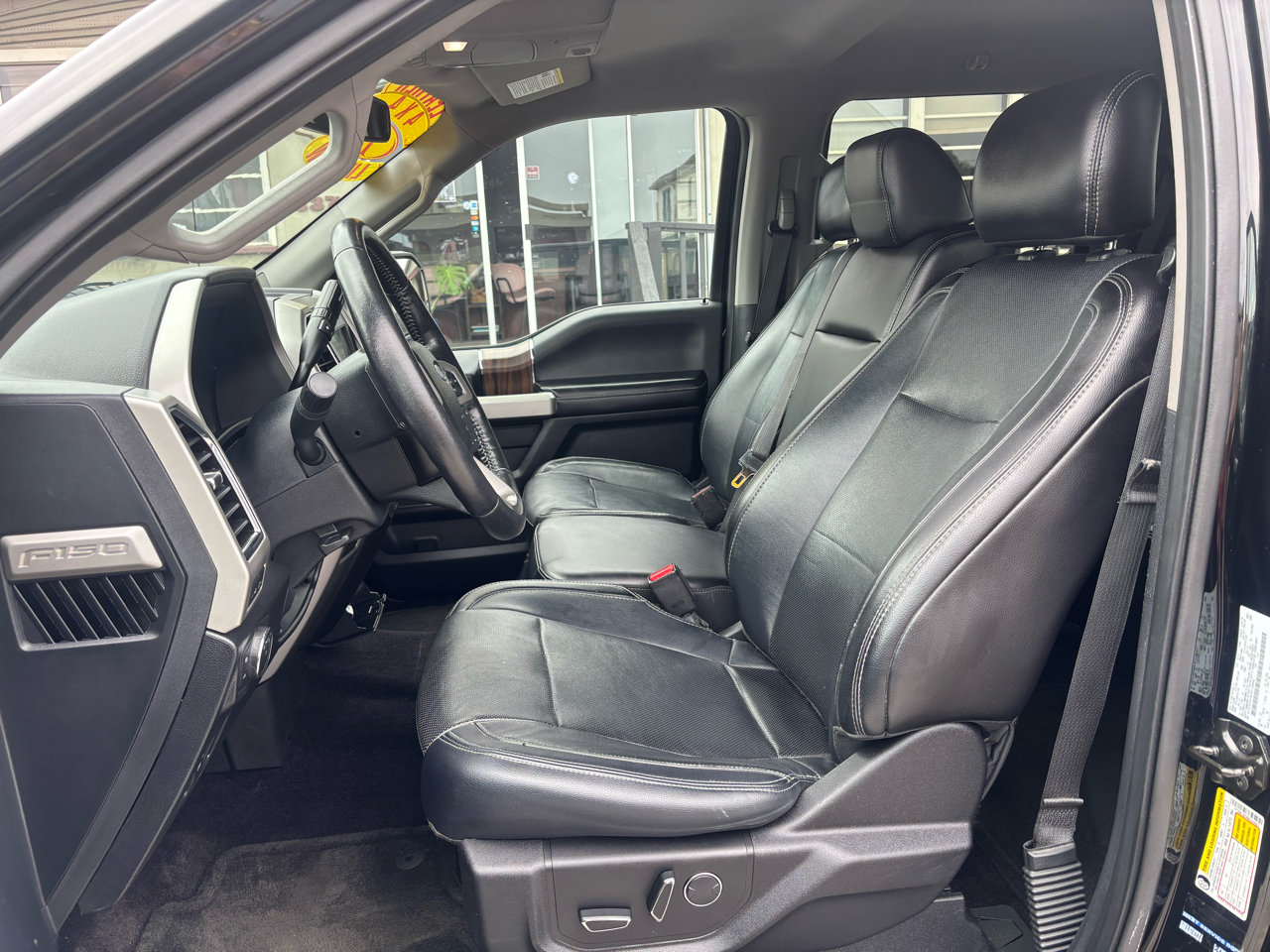 Ford F-150 Lariat SuperCrew 6.5-ft. Bed 4WD 2017 Ford F-150 Lariat SuperCrew 6.5-ft. Bed 4WD 2017