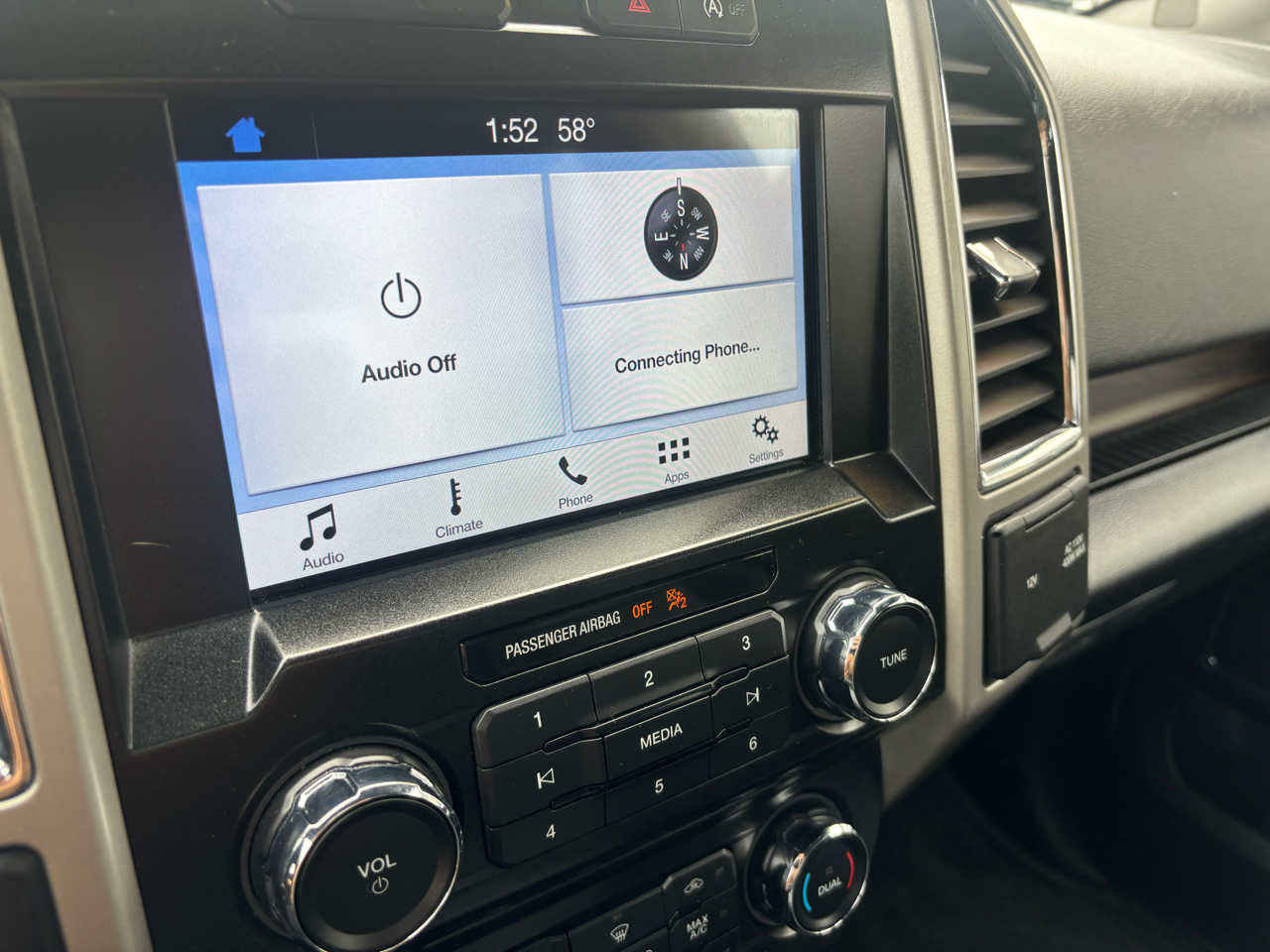 Ford F-150 Lariat SuperCrew 6.5-ft. Bed 4WD 2017 Ford F-150 Lariat SuperCrew 6.5-ft. Bed 4WD 2017