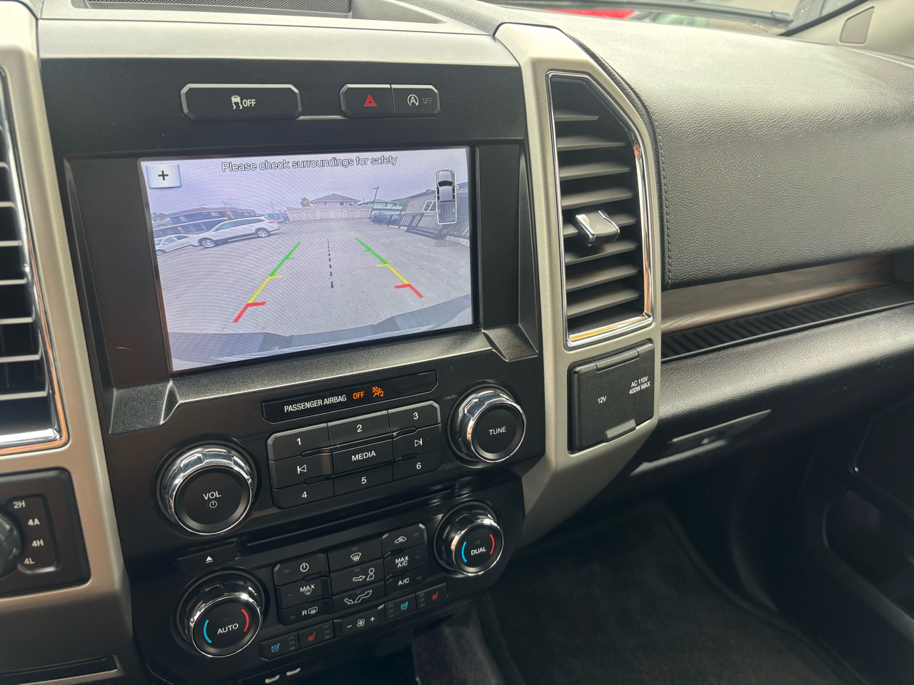 Ford F-150 Lariat SuperCrew 6.5-ft. Bed 4WD 2017 Ford F-150 Lariat SuperCrew 6.5-ft. Bed 4WD 2017