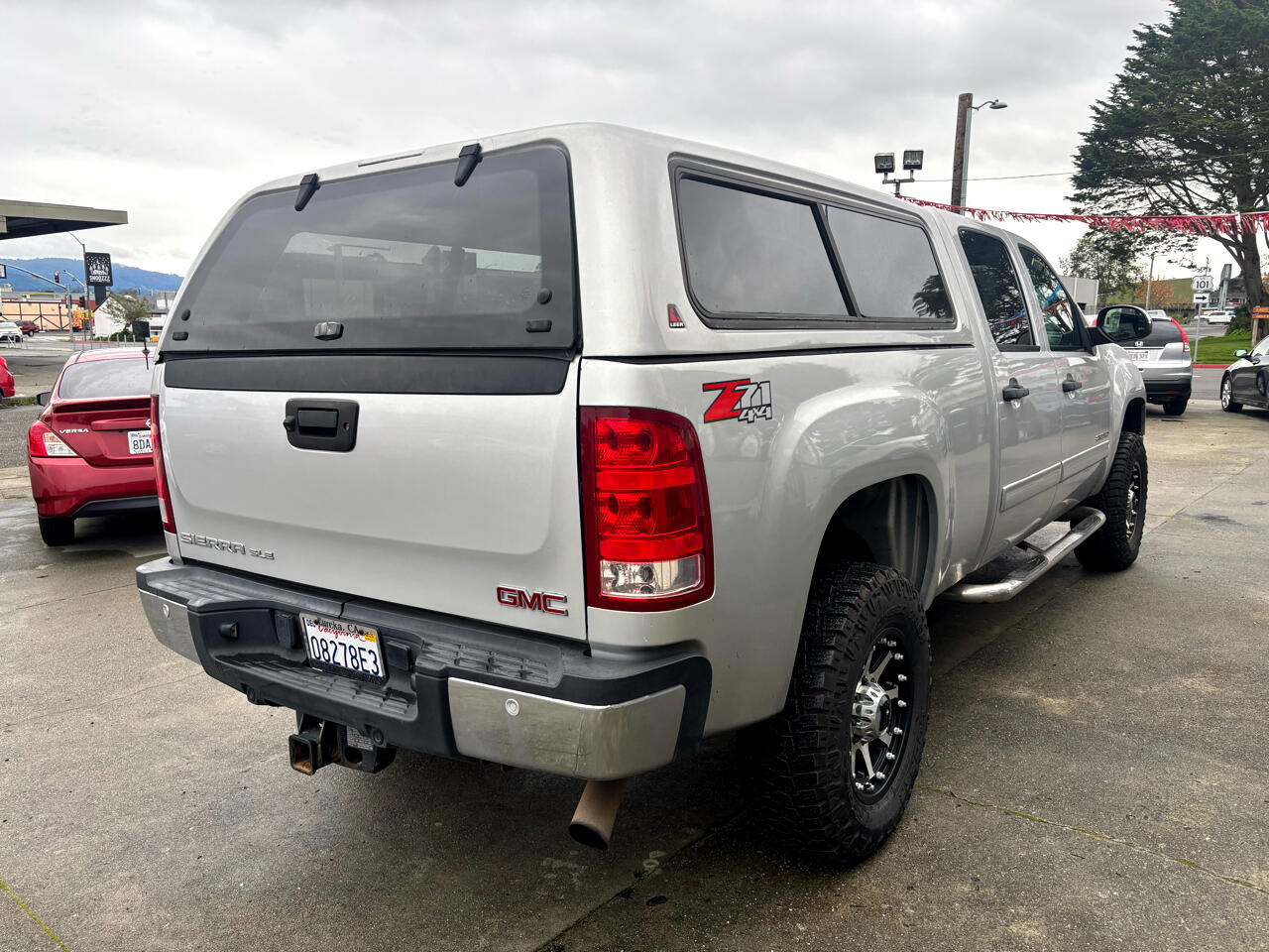 GMC Sierra 2500HD SLE Crew Cab 4WD 2011