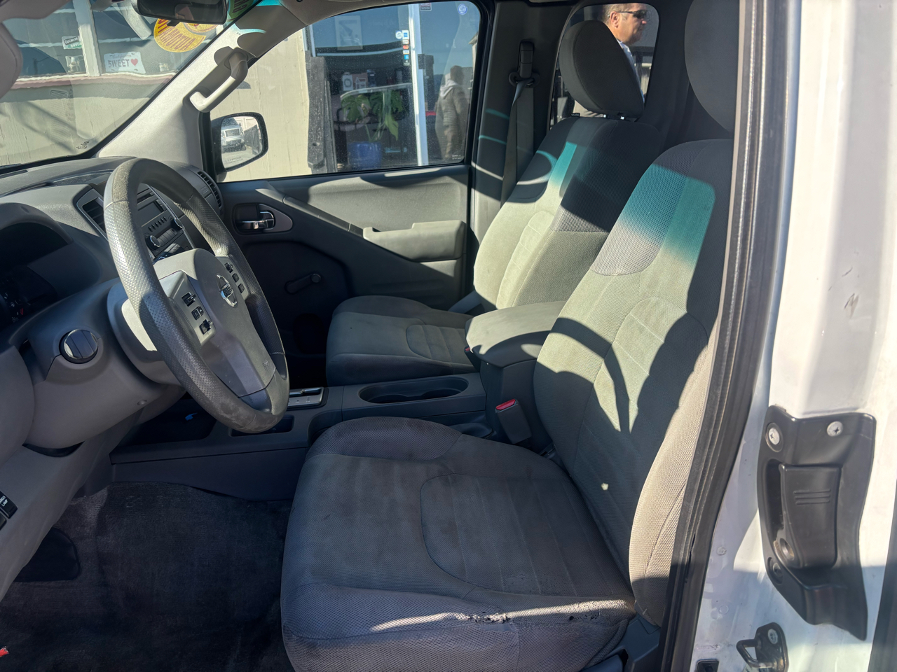 Nissan Frontier SV King Cab I4 5AT 2WD 2016