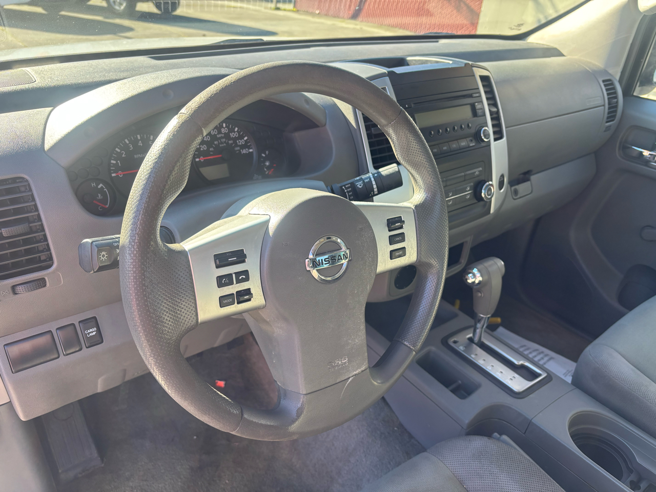 Nissan Frontier SV King Cab I4 5AT 2WD 2016