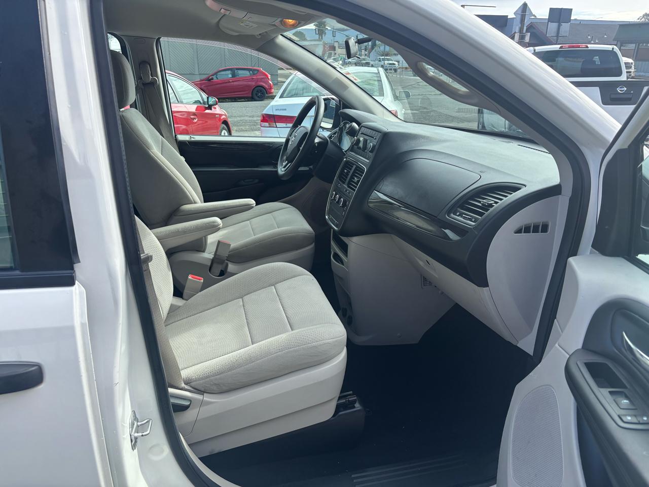 Dodge Grand Caravan SE 2013