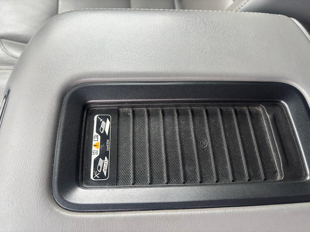 Chevrolet Suburban LT 4WD 2017