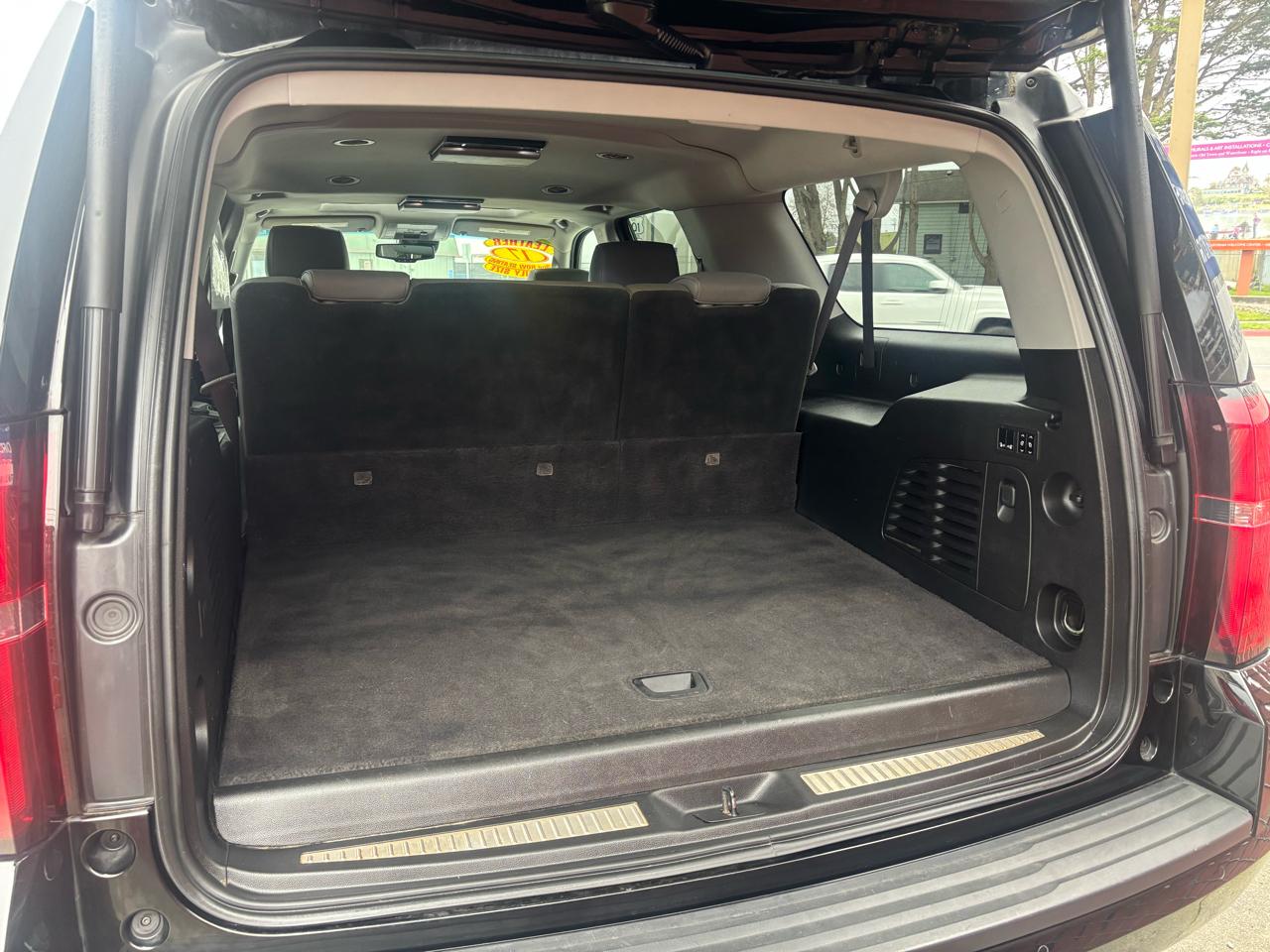 Chevrolet Suburban LT 4WD 2017