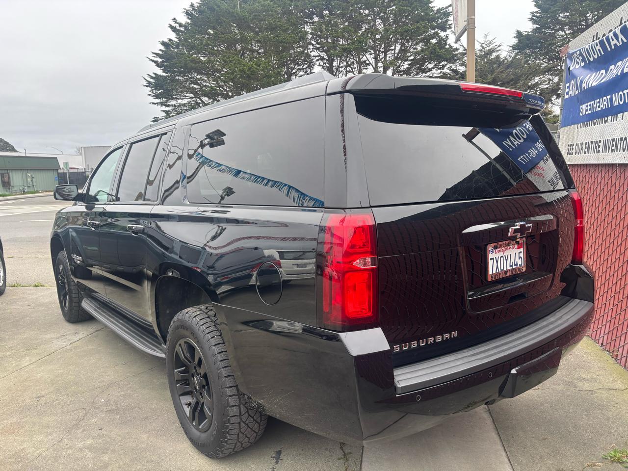 Chevrolet Suburban LT 4WD 2017