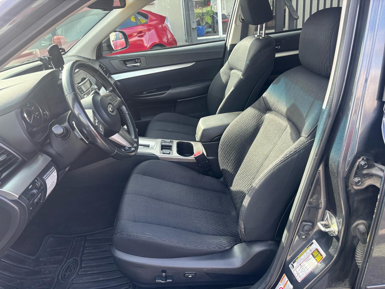 Subaru Outback 2.5i Premium 2011