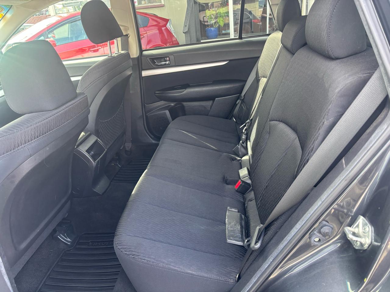 Subaru Outback 2.5i Premium 2011