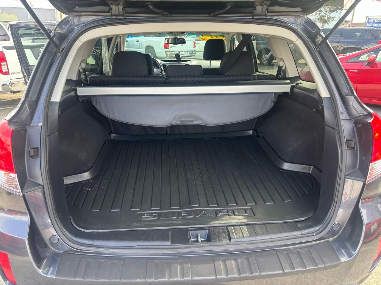 Subaru Outback 2.5i Premium 2011