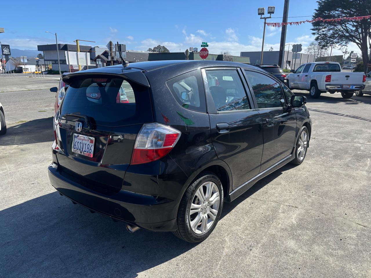 Honda Fit Sport 5-Speed AT 2011