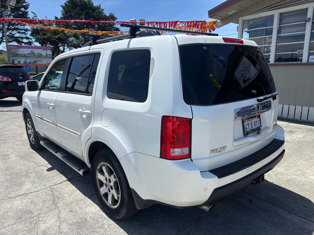 Honda Pilot Touring 4WD 5-Spd AT with DVD 2011