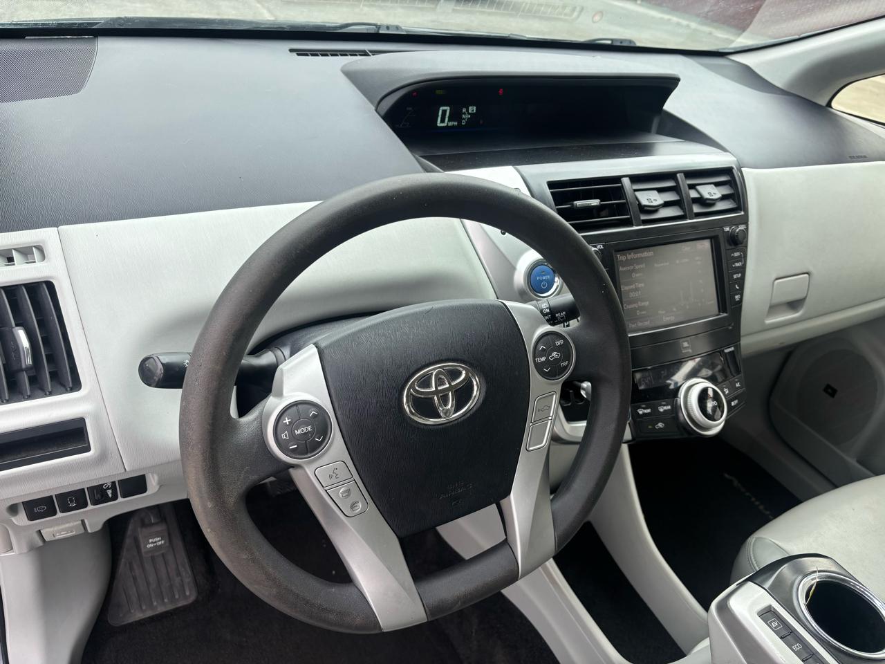 Toyota Prius V Five 2012