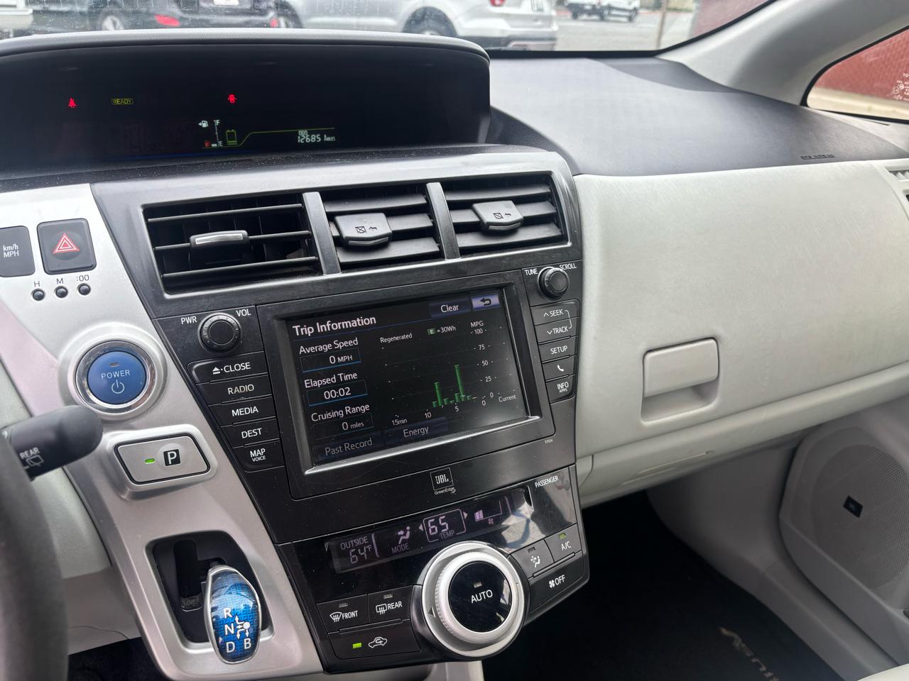 Toyota Prius V Five 2012