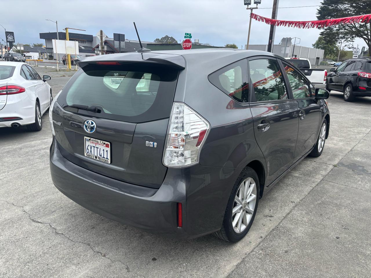 Toyota Prius V Five 2012