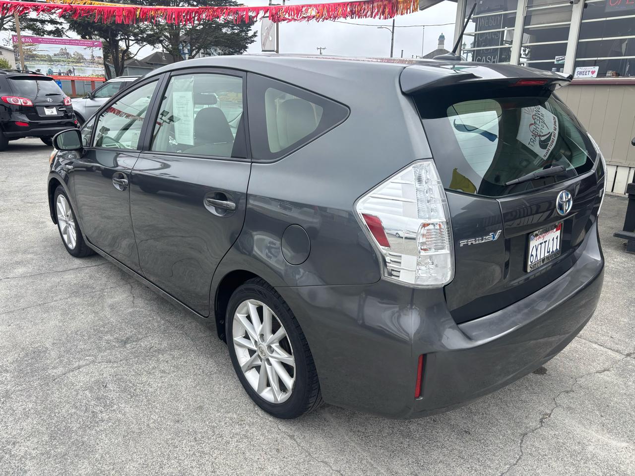 Toyota Prius V Five 2012