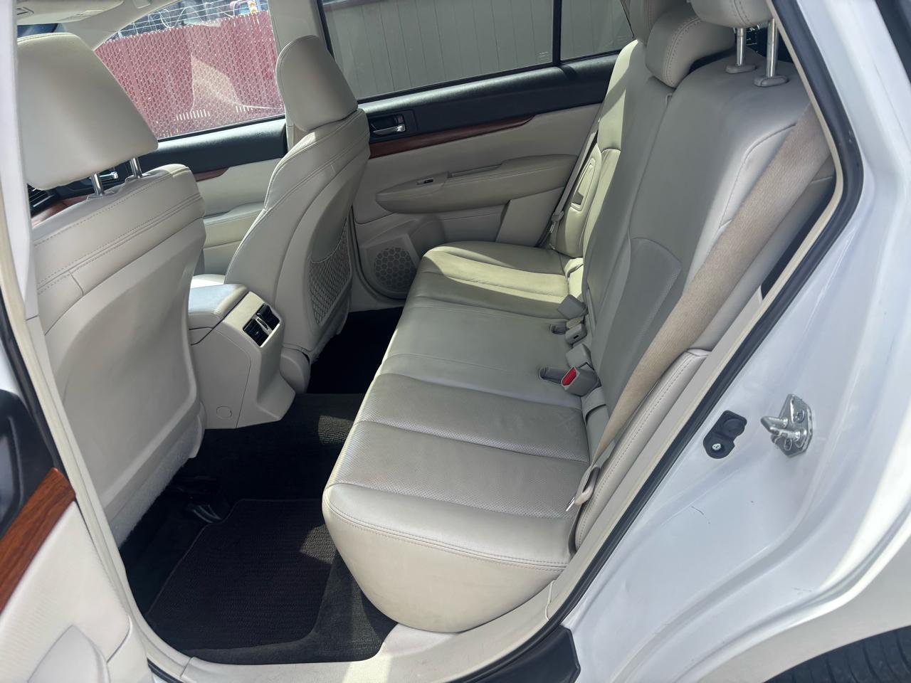 Subaru Outback 2.5i Limited 2013