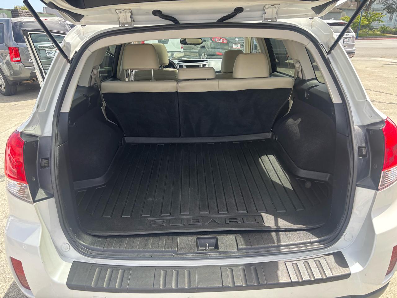 Subaru Outback 2.5i Limited 2013