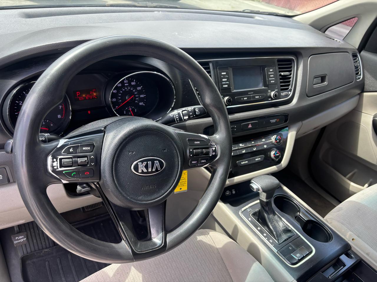 Kia Sedona L 2017