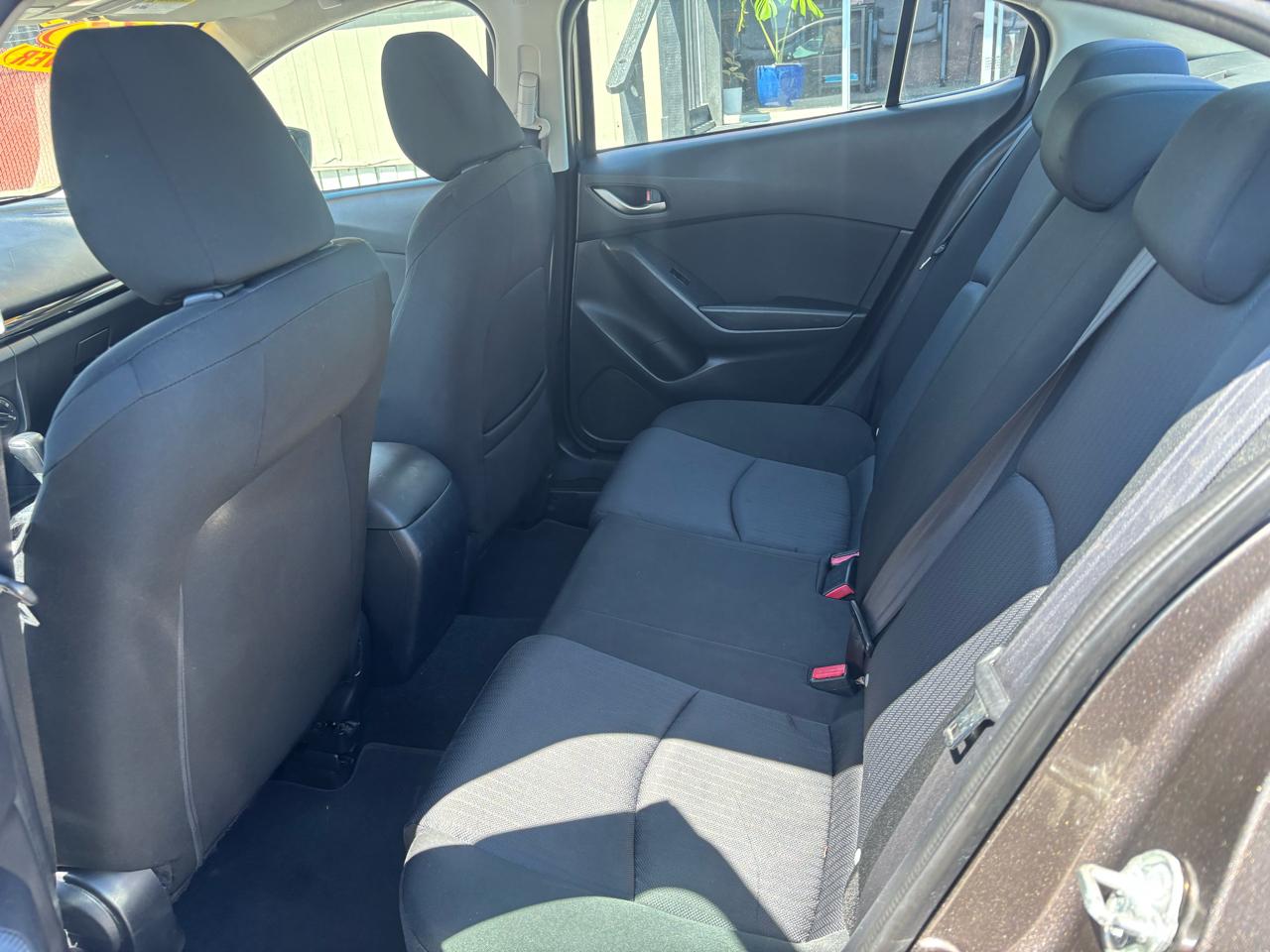 Mazda MAZDA3 i Sport AT 4-Door 2015