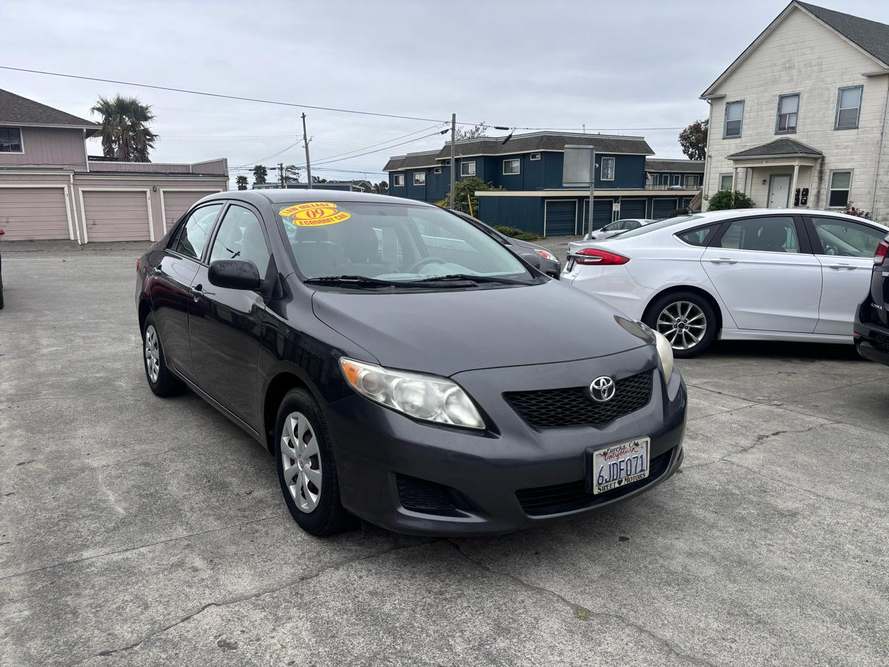 Toyota Corolla Base 5-Speed MT 2009