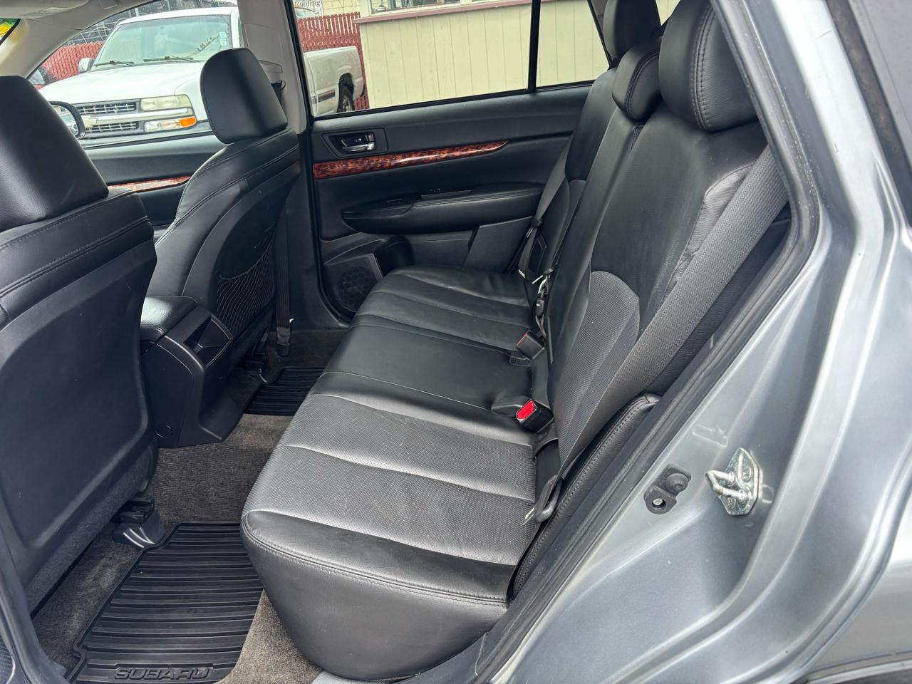 Subaru Outback 3.6R Limited 2012