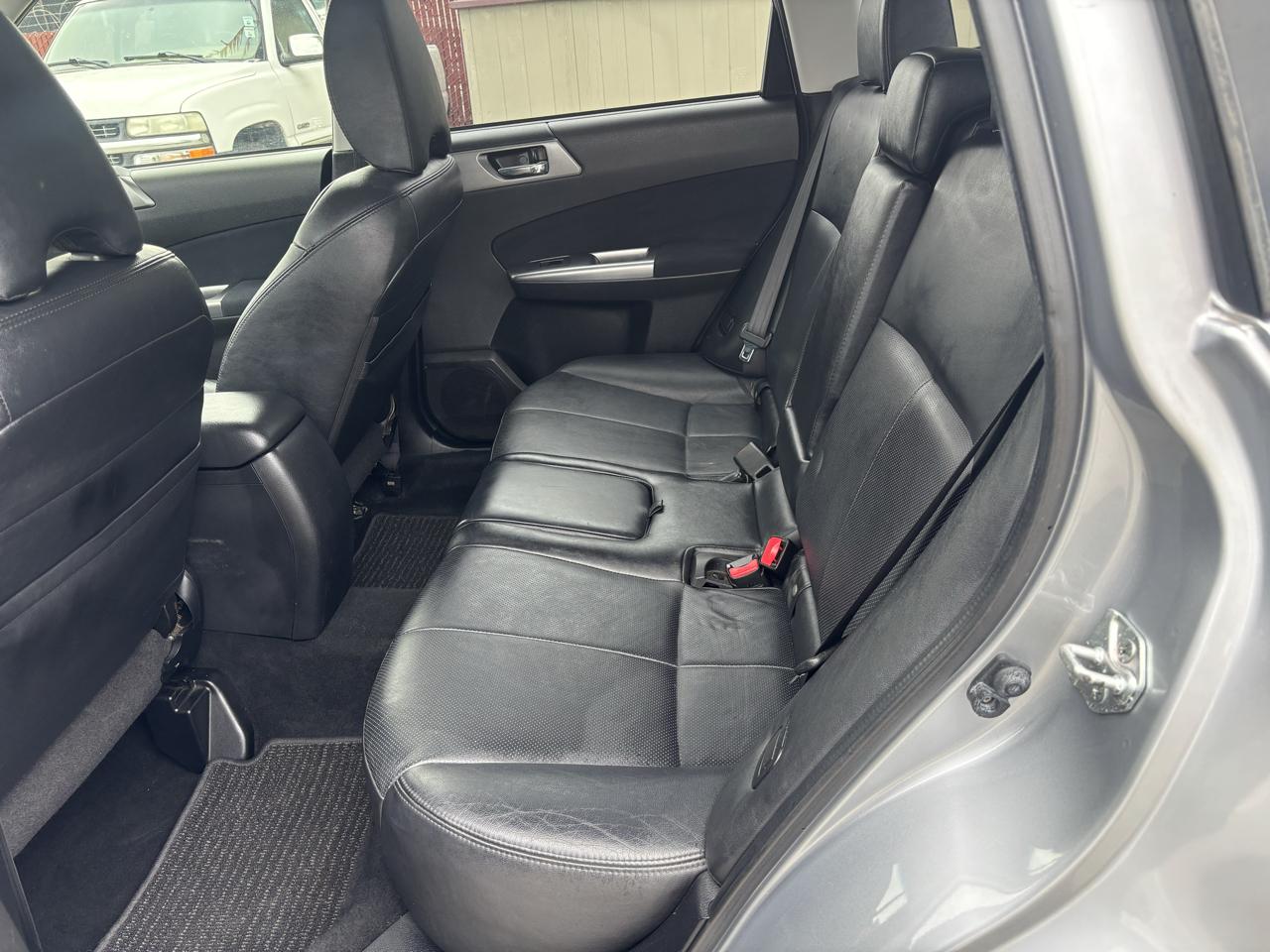 Subaru Forester 2.5X Limited 2012