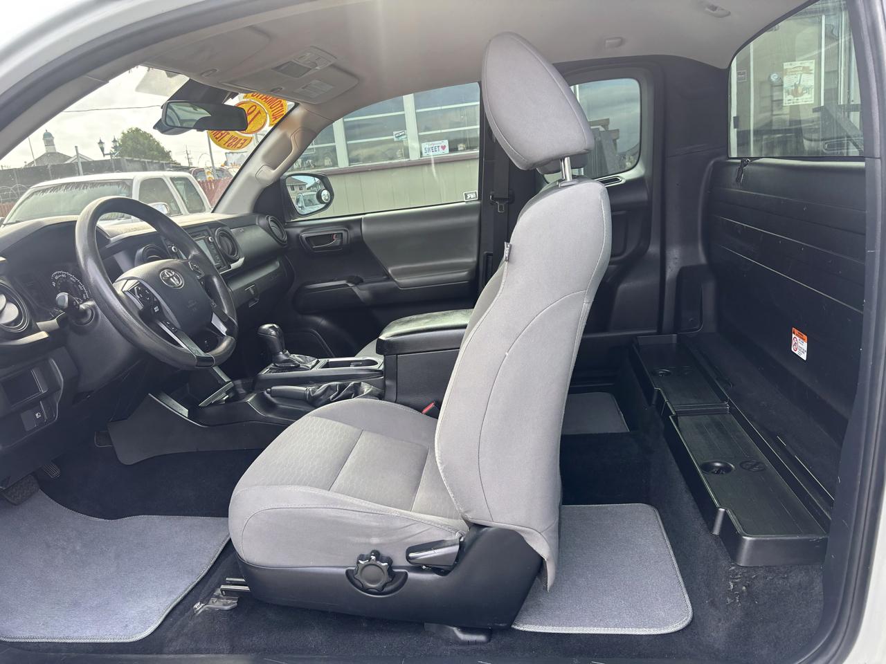Toyota Tacoma SR5 Access Cab I4 6AT 2WD 2018