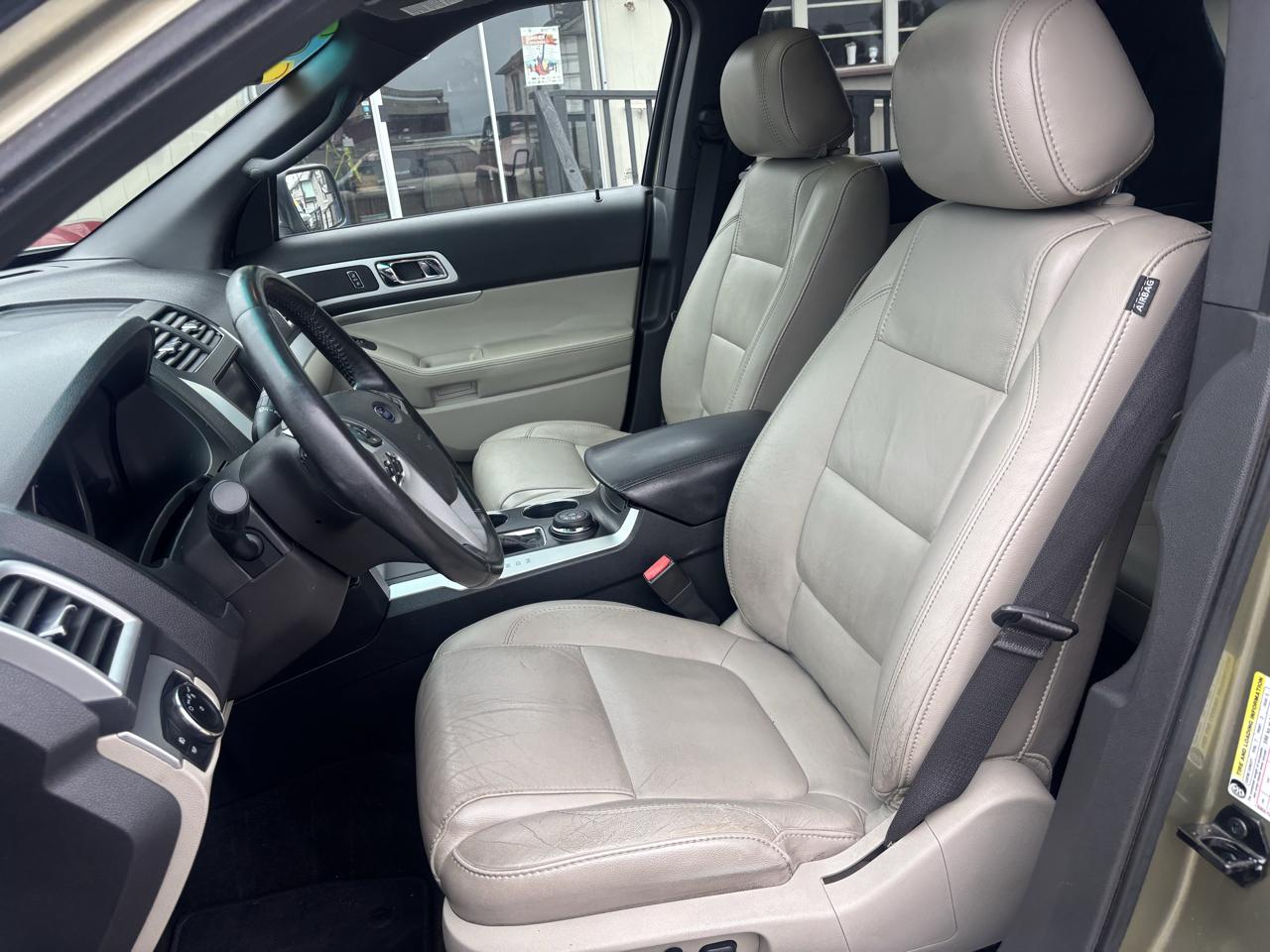 Ford Explorer XLT 4WD 2012