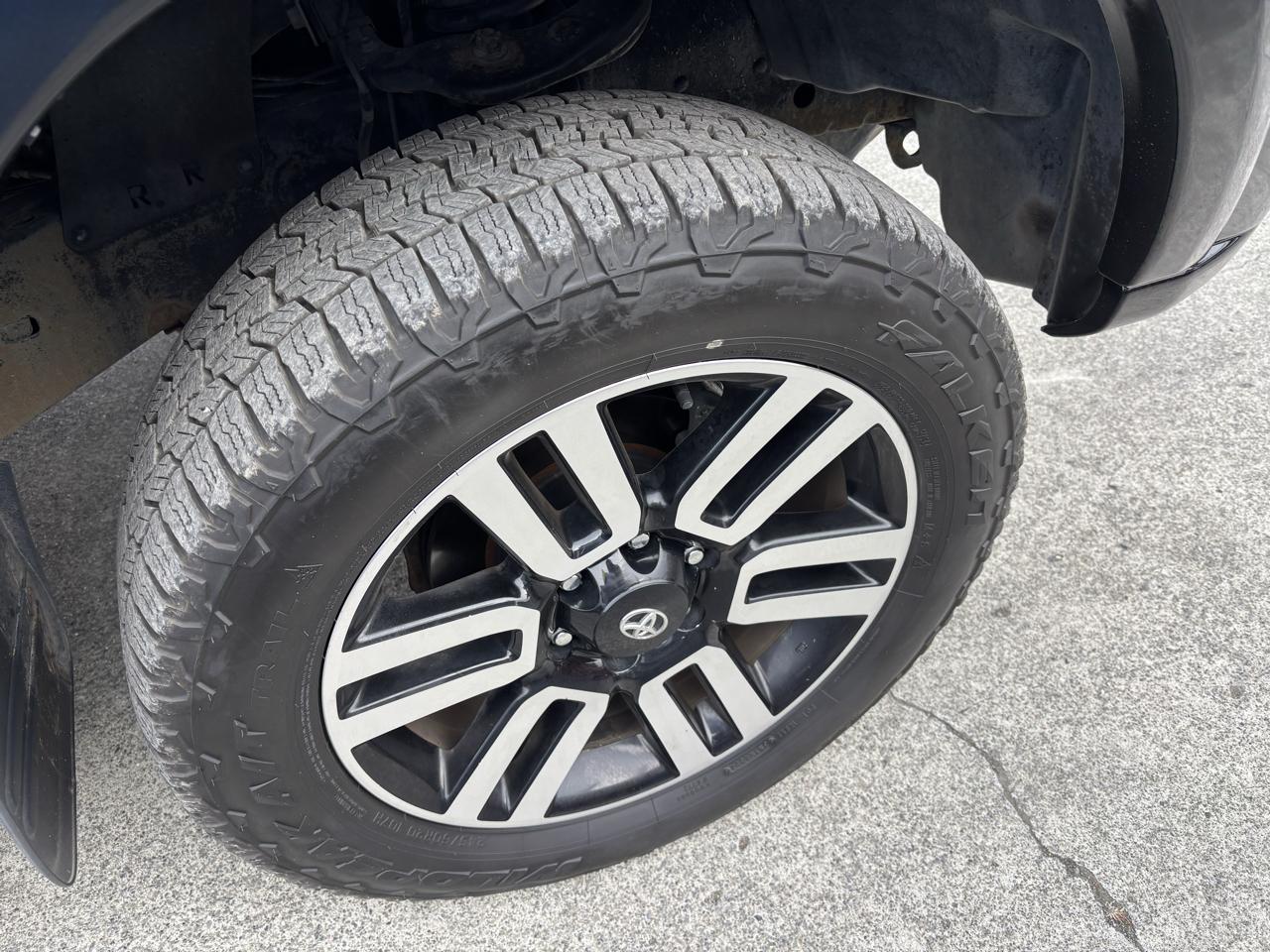 Toyota Tundra Limited Double Cab 2WD 2005