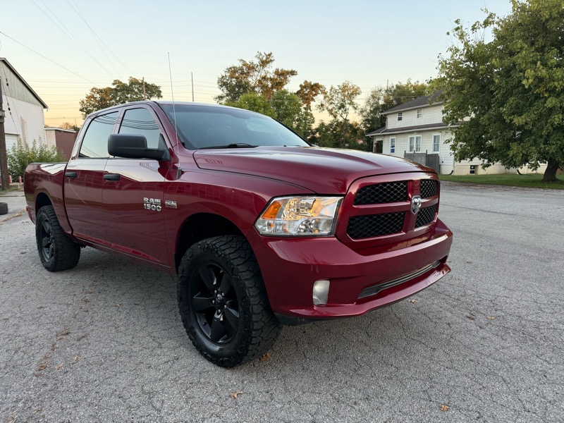 2015 RAM 1500 ST Crew Cab 4WD