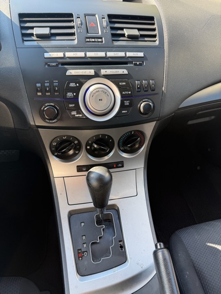 Mazda MAZDA3 i Sport 4-Door 2011 Mazda MAZDA3 i Sport 4-Door 2011