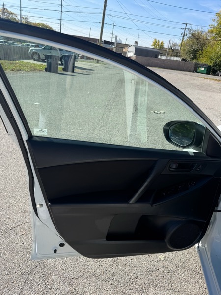 Mazda MAZDA3 i Sport 4-Door 2011 Mazda MAZDA3 i Sport 4-Door 2011