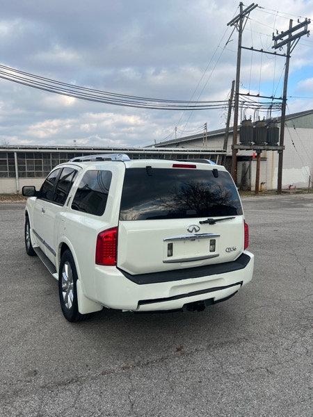 Infiniti QX56 AWD 2010