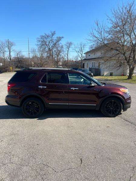 Ford Explorer 4dr XLT 4WD 2012