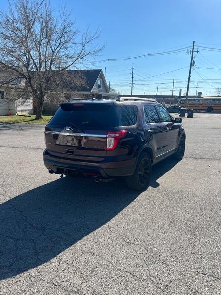 Ford Explorer 4dr XLT 4WD 2012