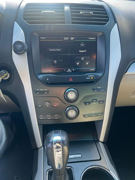 Ford Explorer 4dr XLT 4WD 2012