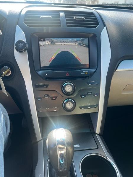 Ford Explorer 4dr XLT 4WD 2012