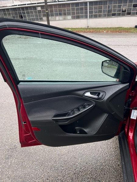 Ford Focus Titanium Hatch 2016