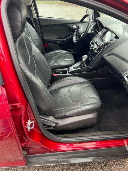 Ford Focus Titanium Hatch 2016