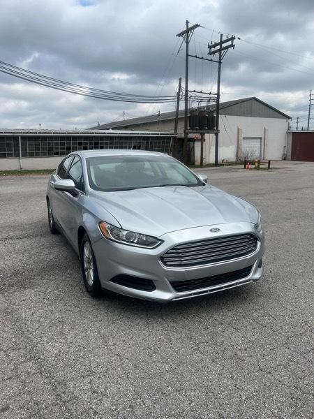 Ford Fusion S 2015