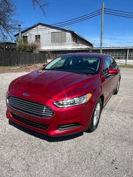 Ford Fusion S 2016