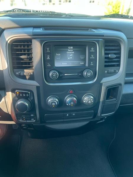 RAM 1500 Tradesman Quad Cab 4WD 2017
