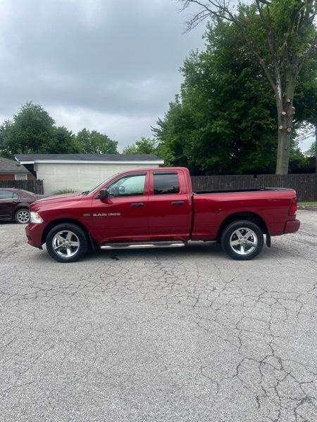 RAM 1500 ST Quad Cab 4WD 2012
