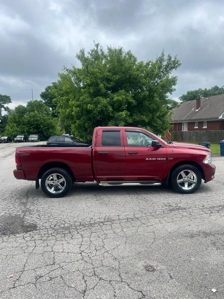 RAM 1500 ST Quad Cab 4WD 2012