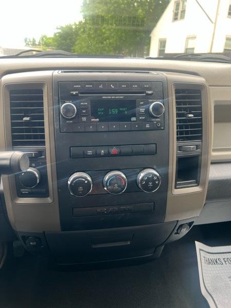 RAM 1500 ST Quad Cab 4WD 2012
