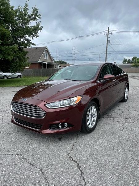 Ford Fusion S 2015