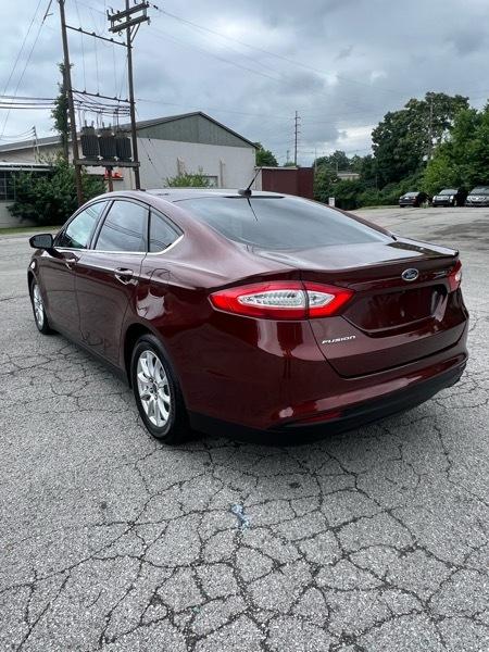 Ford Fusion S 2015