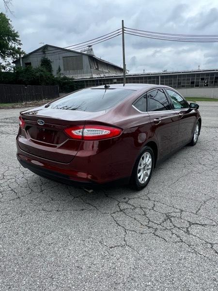 Ford Fusion S 2015