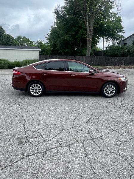 Ford Fusion S 2015