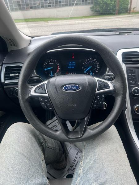 Ford Fusion S 2015